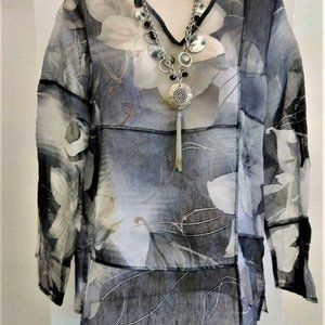 MIRASOL Bohemian Sheer Tunic Gray White Flower Long Sleeve Size Small Blouse Top